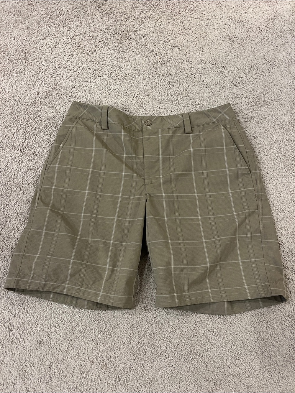 Under Armour Men's Olive Plaid Flat-Front Shorts